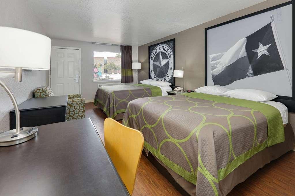 Super 8 By Wyndham Pearl District Downtown 2*